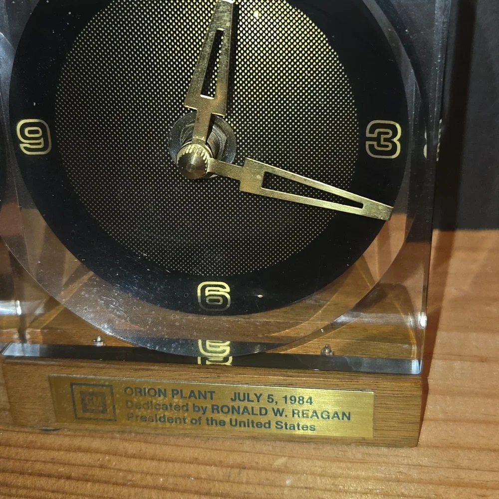 RARE 1984 GM ORION PLANT OHIO PRESIDENT RONALD REAGAN DEDICATION DESK CLOCK